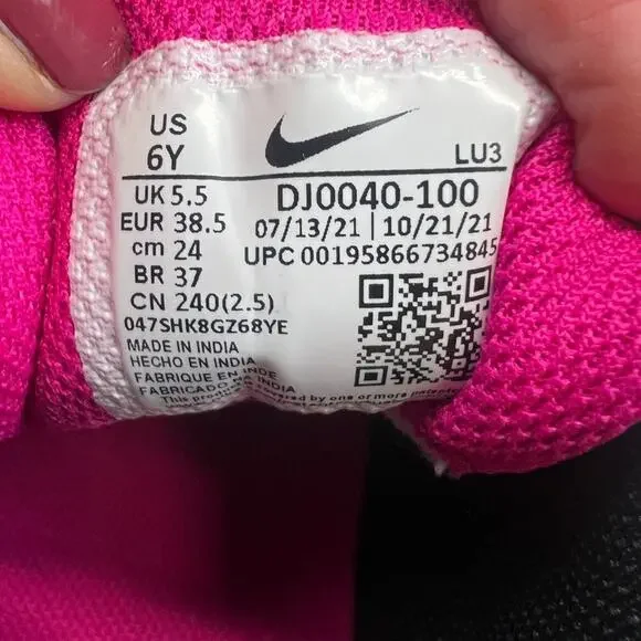 Nike Kids Sneakers Black White with Pink Accents - Picture 8 of 8